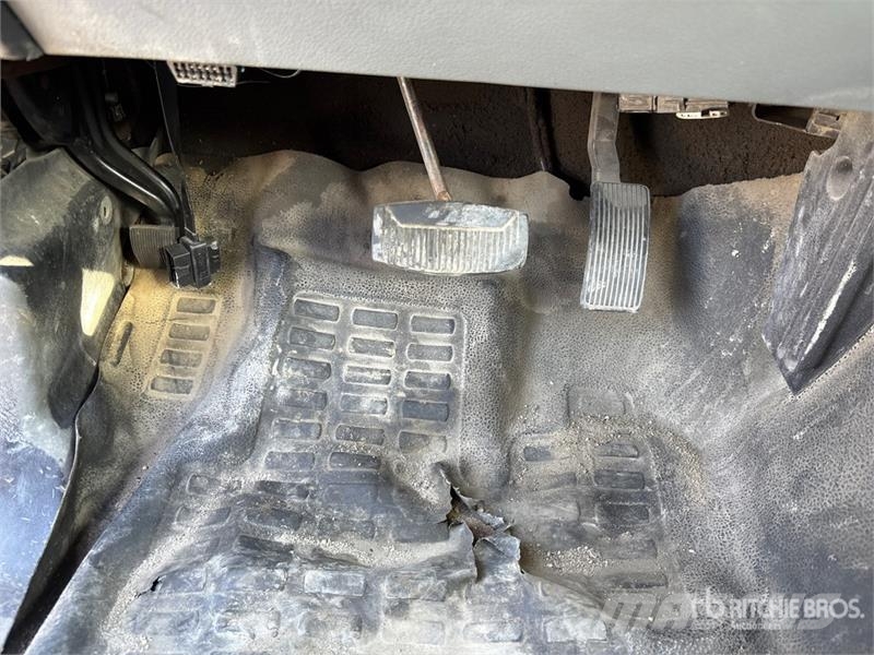 Ford F-550 XL 4x2 Cab and Chassis Кабини