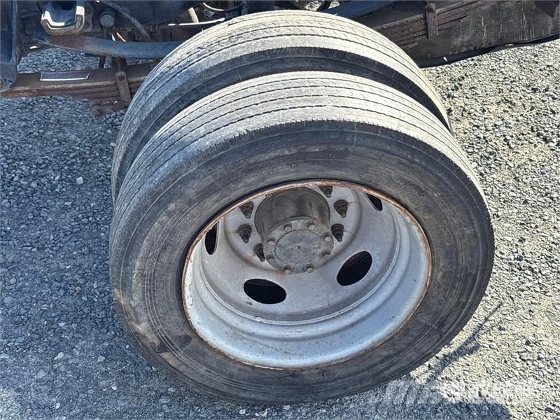Ford F-550 XL 4x2 Cab and Chassis Кабини