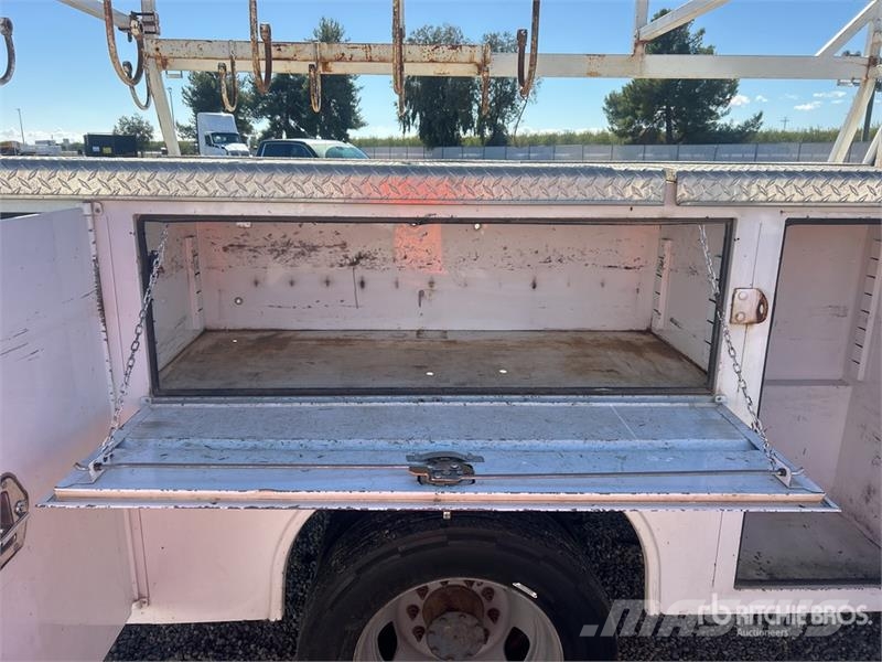 Ford F-550 XL 4x2 Crew Cab Utility Truck Pickup/Pritschenwagen