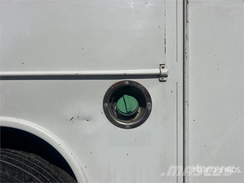 Ford F-550 XL 4x2 Crew Cab Utility Truck Pickup/Pritschenwagen