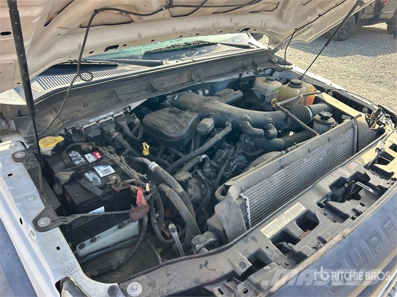 Ford F-550 XL 4x2 Crew Cab Flatbed Truck Camiones de cama baja