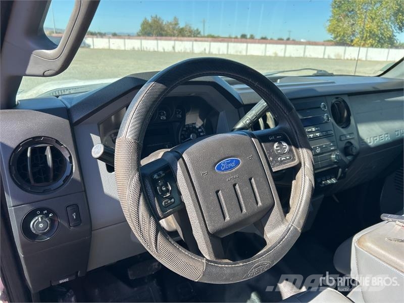 Ford F-550 XL 4x2 Crew Cab Utility Truck Pickup/Pritschenwagen