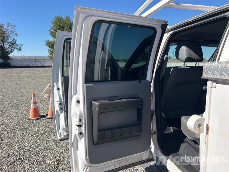 Ford F-550 XL 4x2 Crew Cab Utility Truck Pickup/Pritschenwagen
