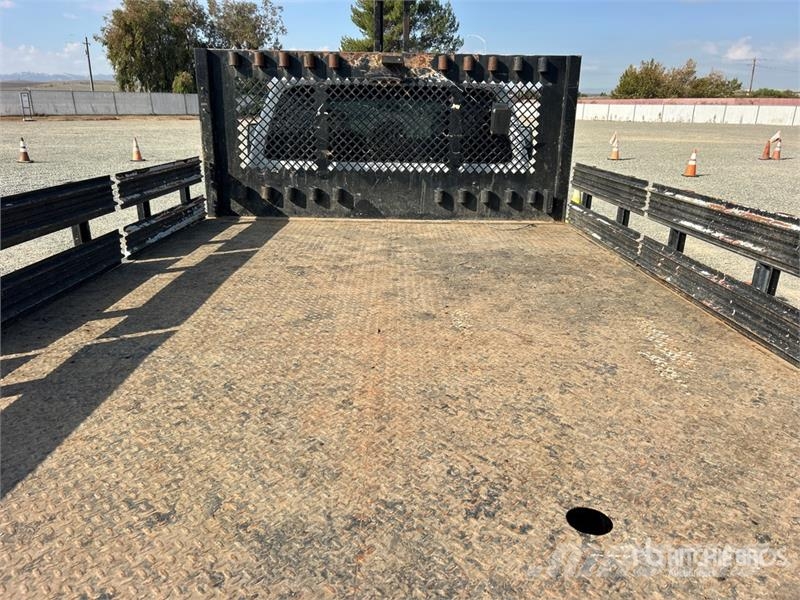 Ford F-550 XL 4x2 Crew Cab Flatbed Truck Camiones de cama baja