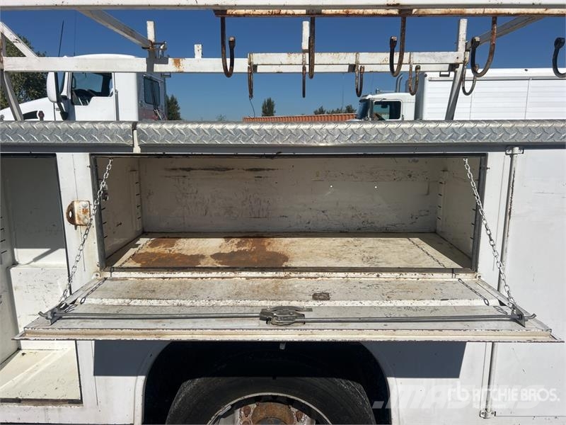 Ford F-550 XL 4x2 Crew Cab Utility Truck Pickup/Pritschenwagen