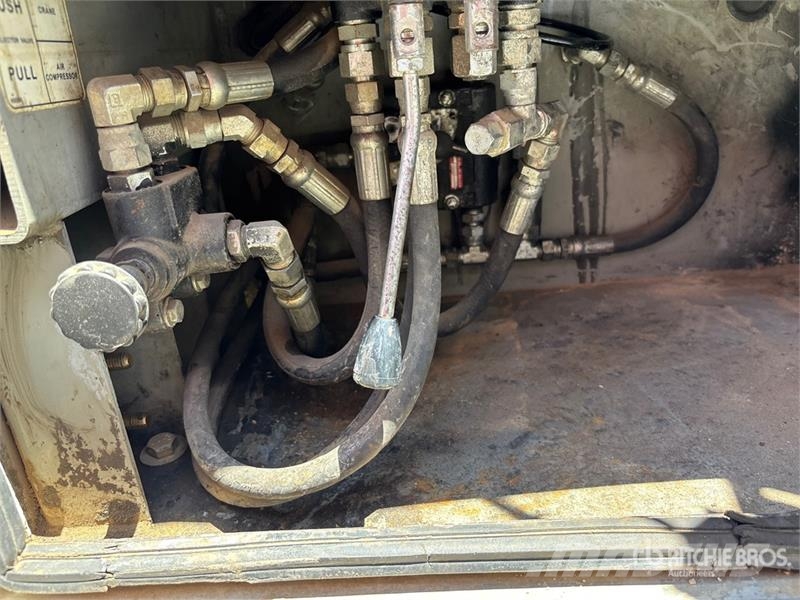 Ford F-550 XL 4x2 Crew Cab Service Truck Komunálne / Multi-úžitkové vozidlá