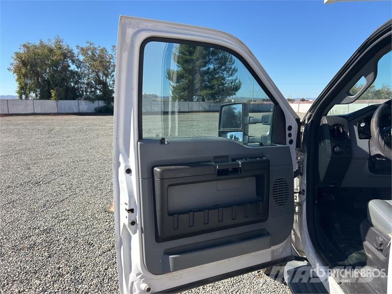Ford F-550 XL 4x2 Crew Cab Utility Truck Pickup/Pritschenwagen