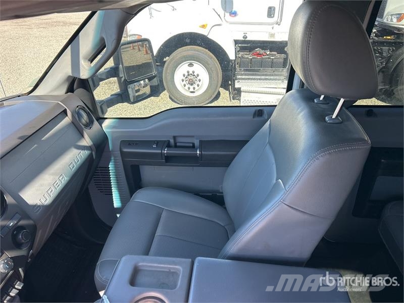 Ford F-550 XL 4x2 Crew Cab Utility Truck Pickup/Pritschenwagen