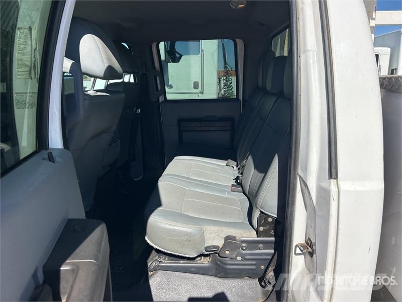 Ford F-550 XL 4x2 Crew Cab Utility Truck Pickup/Pritschenwagen