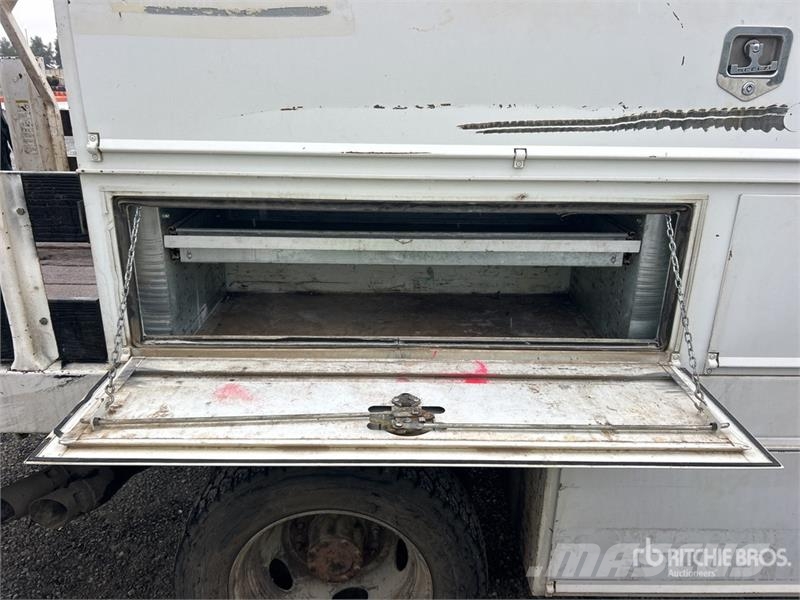 Ford F-550 XL 4x2 Flatbed Truck Flatbed kamyonlar