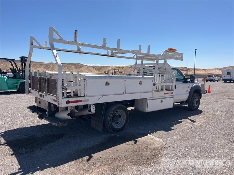 Ford F-550 XL 4x2 Flatbed Truck Camiones plataforma