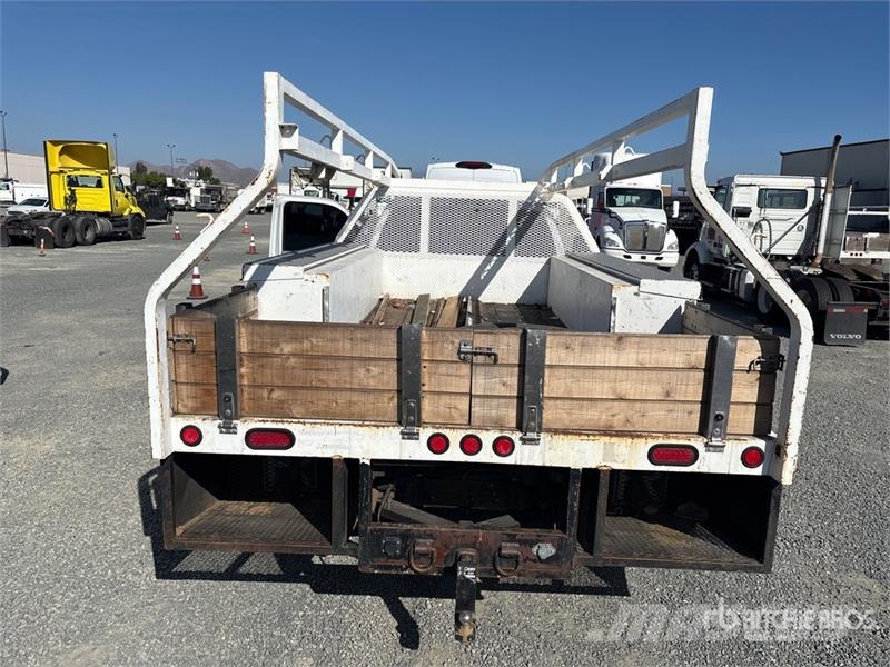 Ford F-550 XL 4x2 Flatbed Truck Camiões estrado/caixa aberta