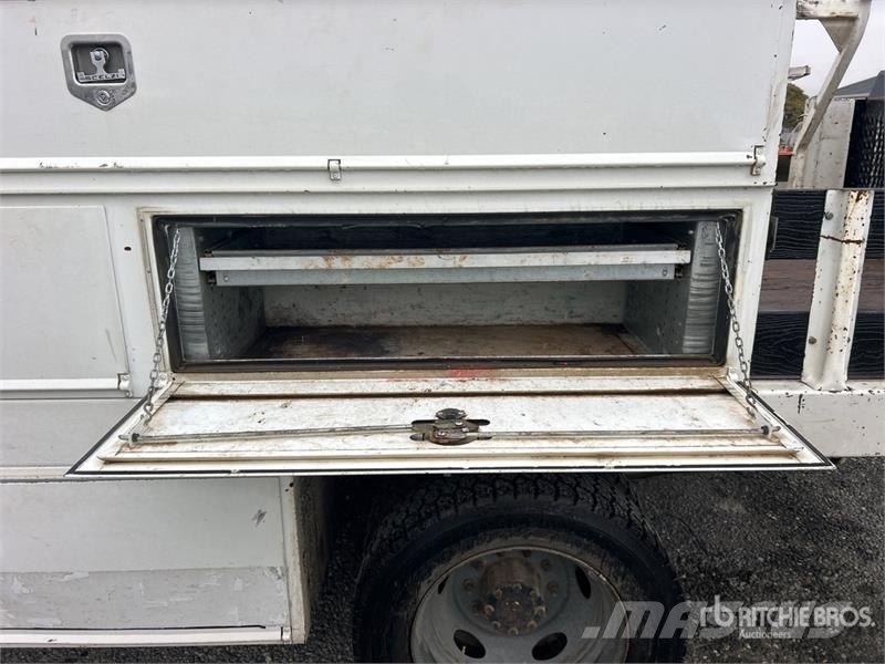 Ford F-550 XL 4x2 Flatbed Truck Flatbed kamyonlar