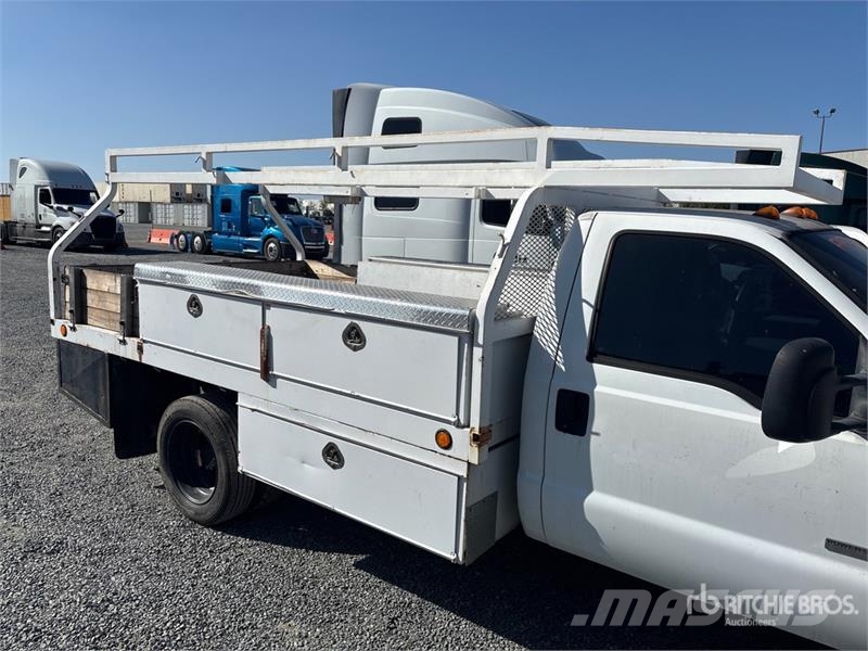 Ford F-550 XL 4x2 Flatbed Truck Camiões estrado/caixa aberta