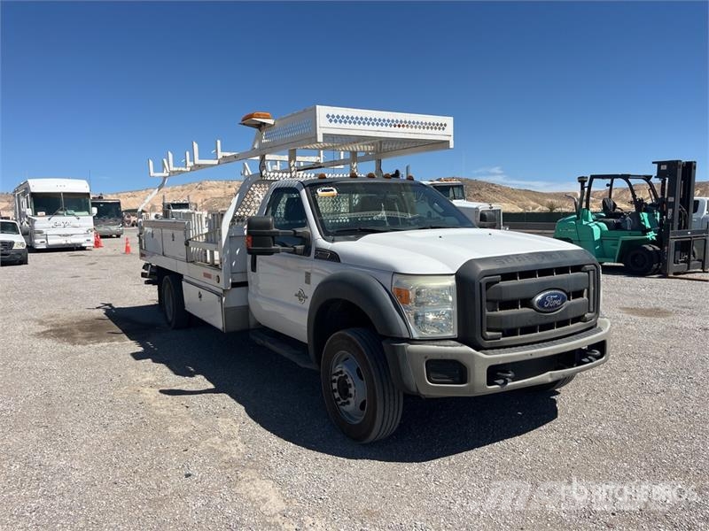 Ford F-550 XL 4x2 Flatbed Truck Camiones plataforma