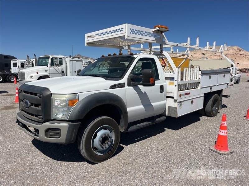 Ford F-550 XL 4x2 Flatbed Truck Camiones plataforma