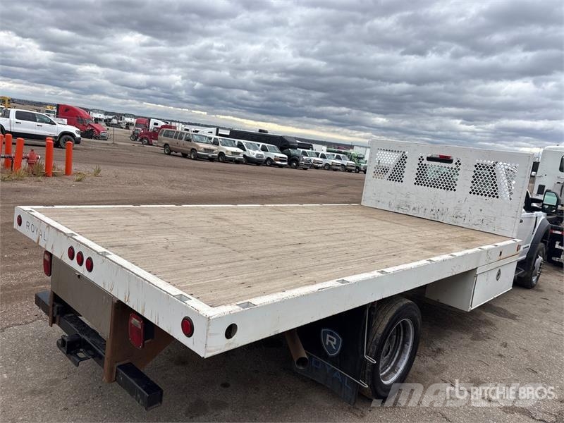 Ford F-550 XL 4x2 Flatbed Truck Kamioni sa otvorenim sandukom
