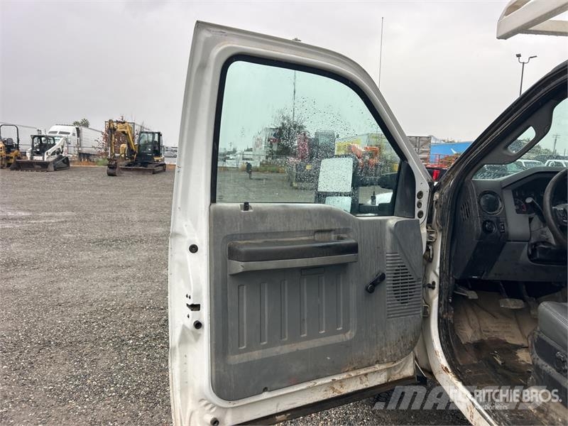Ford F-550 XL 4x2 Flatbed Truck Flatbed kamyonlar