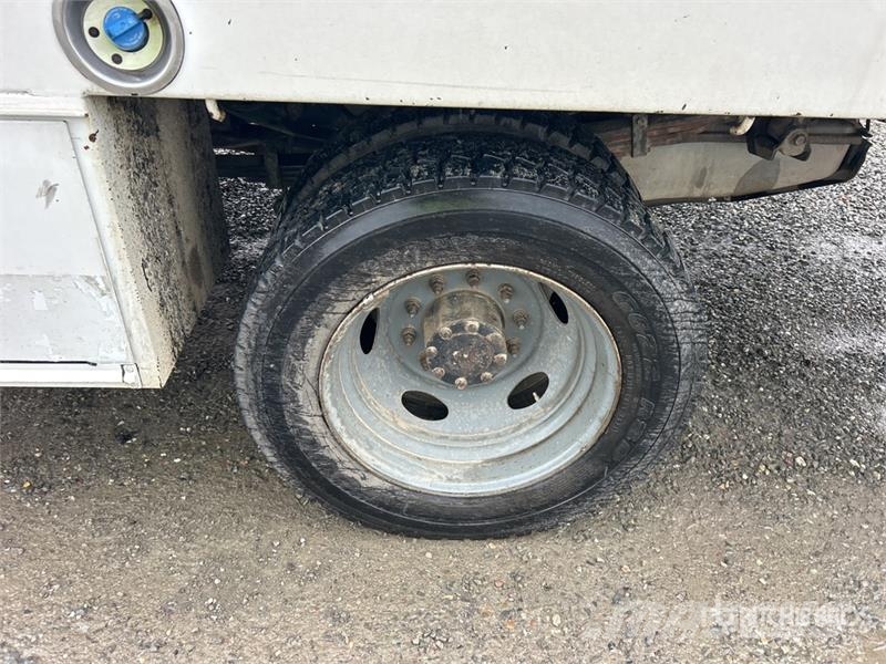 Ford F-550 XL 4x2 Flatbed Truck Flatbed kamyonlar