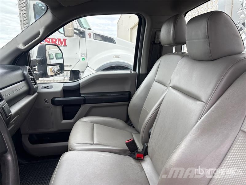 Ford F-550 XL 4x2 Flatbed Truck Kamioni sa otvorenim sandukom