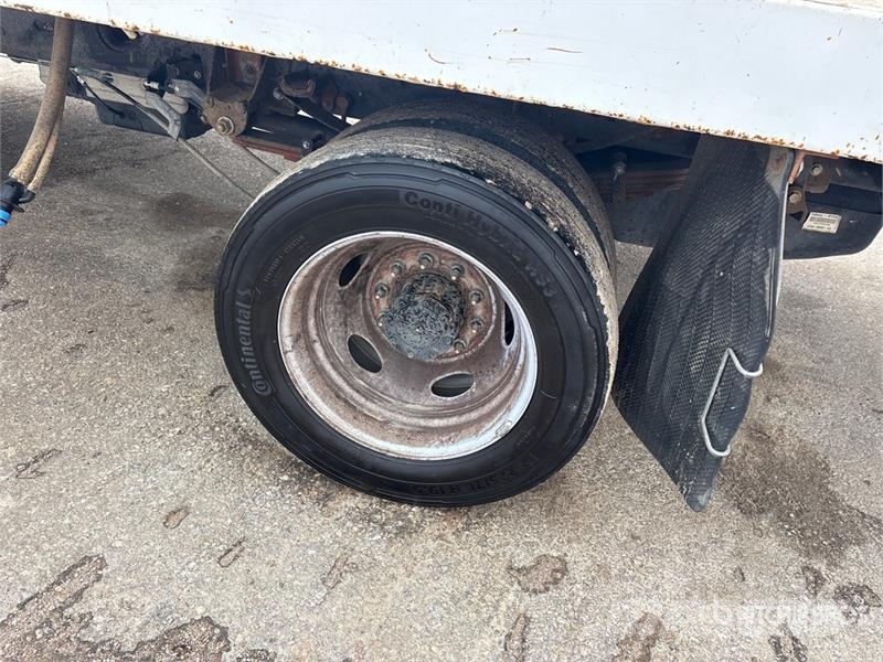 Ford F-550 XL 4x2 Flatbed Truck Kamioni sa otvorenim sandukom
