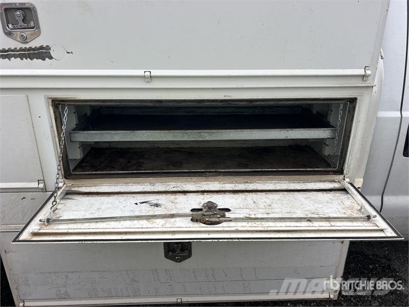 Ford F-550 XL 4x2 Flatbed Truck Flatbed kamyonlar