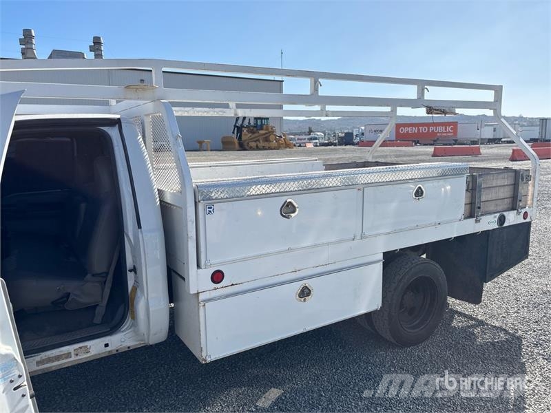 Ford F-550 XL 4x2 Flatbed Truck Camiões estrado/caixa aberta