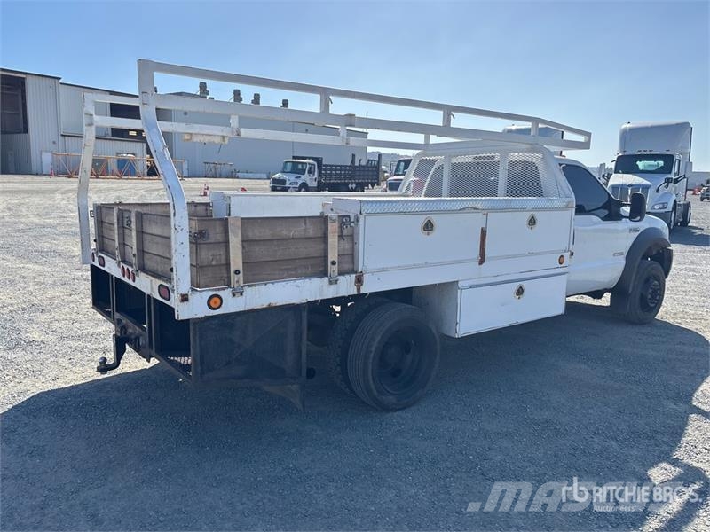 Ford F-550 XL 4x2 Flatbed Truck Camiões estrado/caixa aberta
