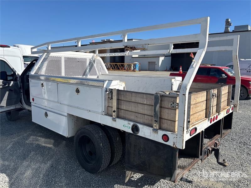 Ford F-550 XL 4x2 Flatbed Truck Camiões estrado/caixa aberta