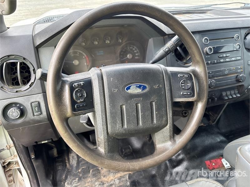 Ford F-550 XL 4x2 S/A Dump Truck Pašizgāzējs