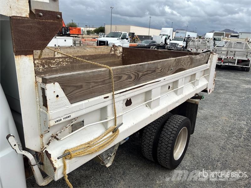 Ford F-550 XL 4x2 S/A Dump Truck Pašizgāzējs