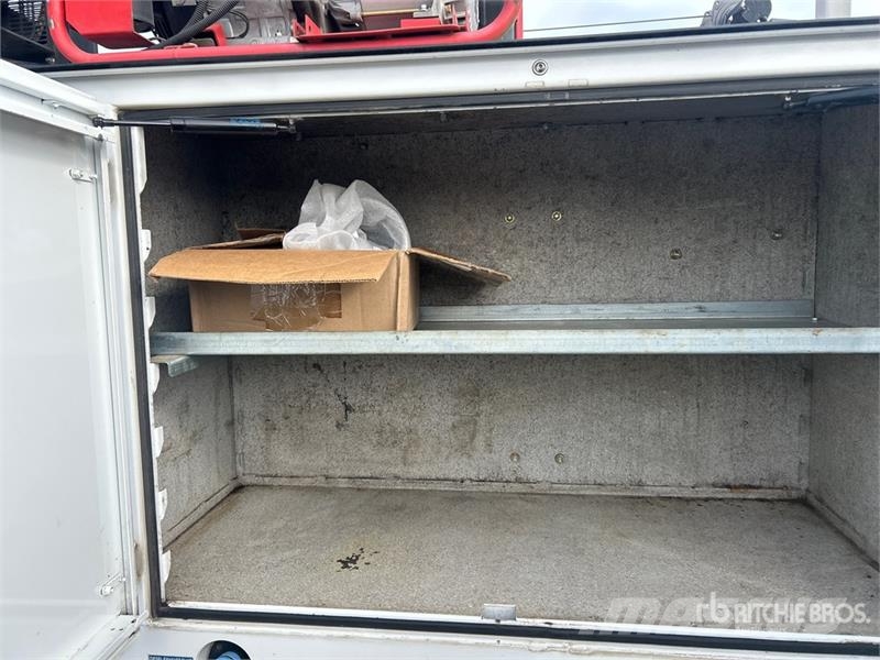 Ford F-550 XL 4x2 Service Truck Közúti karbantartó haszongépek