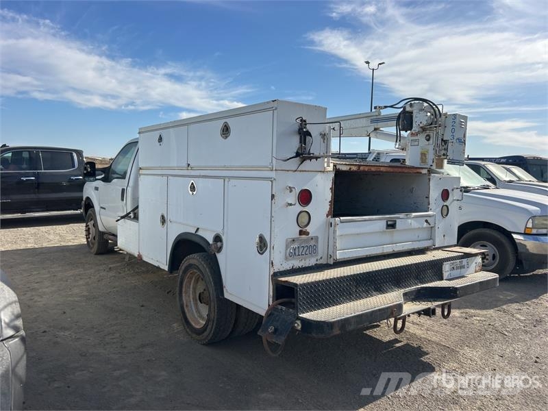 Ford F-550 XL 4x2 Service Truck Komunálne / Multi-úžitkové vozidlá