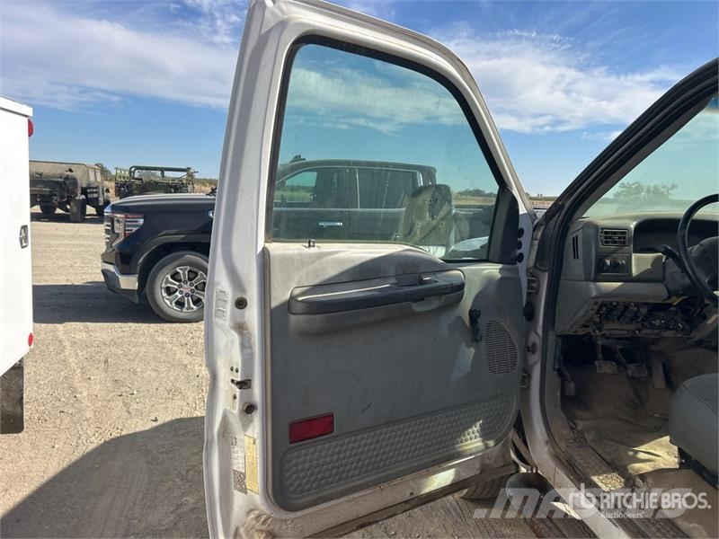 Ford F-550 XL 4x2 Service Truck Komunálne / Multi-úžitkové vozidlá