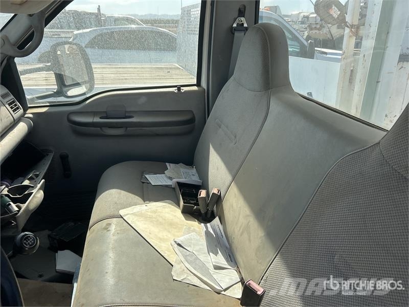 Ford F-550 XL 4x2 Service Truck Komunálne / Multi-úžitkové vozidlá
