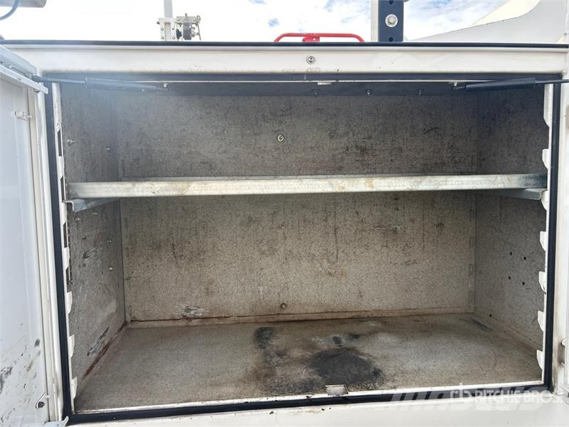 Ford F-550 XL 4x2 Service Truck Közúti karbantartó haszongépek