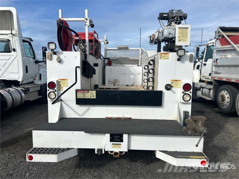 Ford F-550 XL 4x2 Service Truck Közúti karbantartó haszongépek