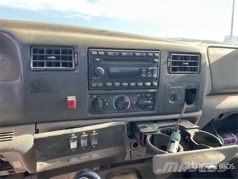 Ford F-550 XL 4x2 Service Truck Komunálne / Multi-úžitkové vozidlá