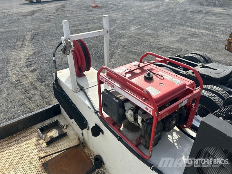 Ford F-550 XL 4x2 Service Truck Közúti karbantartó haszongépek