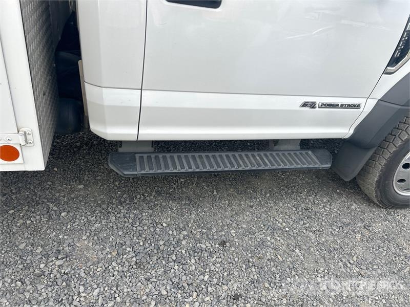 Ford F-550 XL 4x2 Service Truck Közúti karbantartó haszongépek