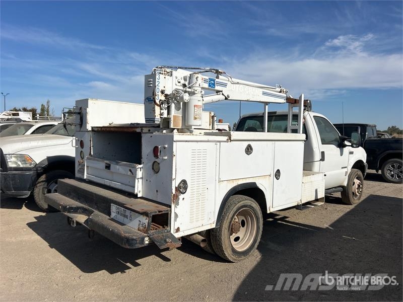 Ford F-550 XL 4x2 Service Truck Komunálne / Multi-úžitkové vozidlá