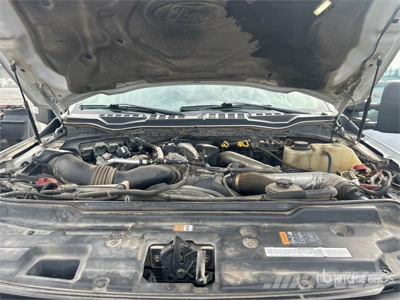 Ford F-550 XL 4x2 Service Truck Közúti karbantartó haszongépek