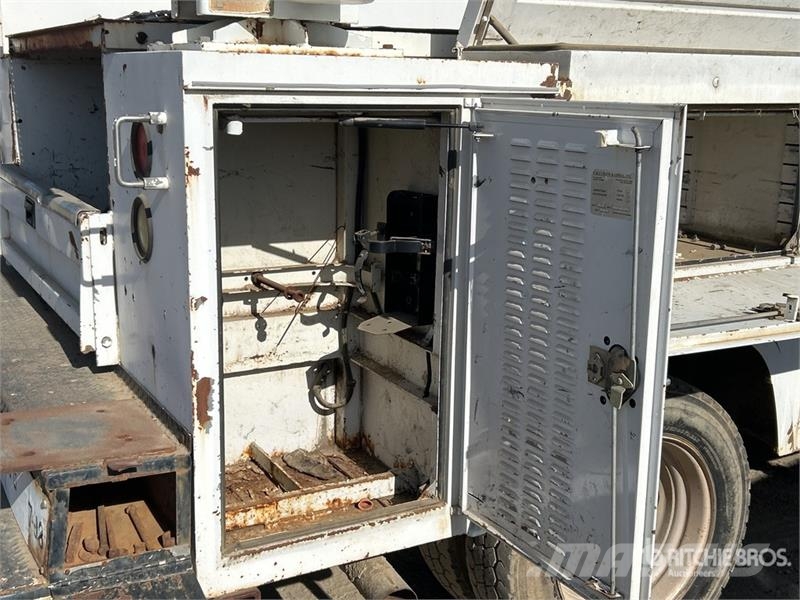 Ford F-550 XL 4x2 Service Truck Komunálne / Multi-úžitkové vozidlá
