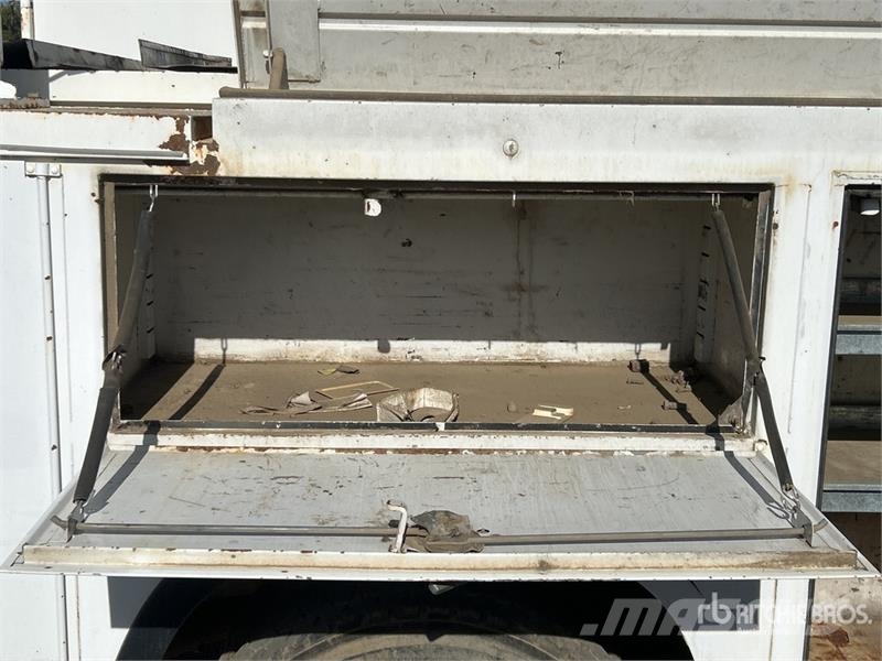 Ford F-550 XL 4x2 Service Truck Komunálne / Multi-úžitkové vozidlá