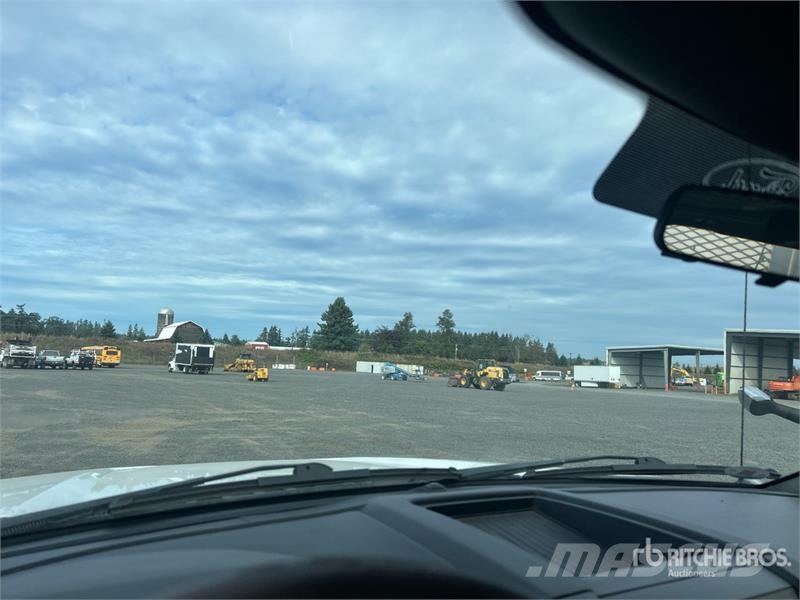 Ford F-550 XL 4x2 Service Truck Közúti karbantartó haszongépek