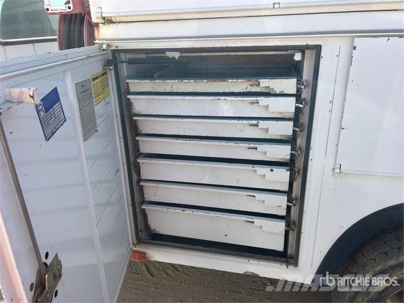 Ford F-550 XL 4x2 Service Truck Komunálne / Multi-úžitkové vozidlá
