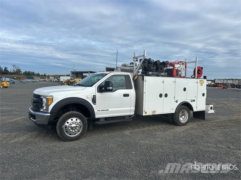 Ford F-550 XL 4x2 Service Truck Közúti karbantartó haszongépek