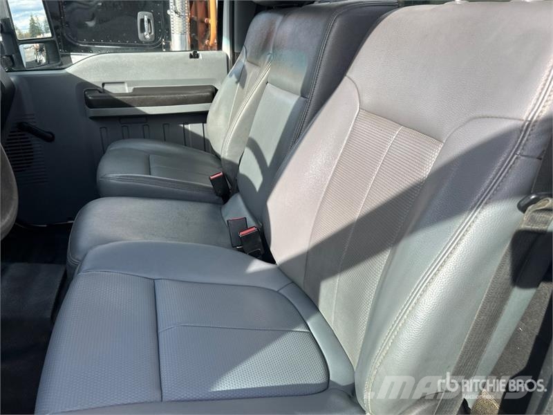 Ford F-550 XL 4x2 Utility Truck 픽업/드롭사이드