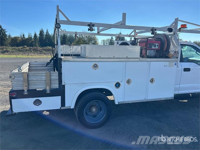 Ford F-550 XL 4x2 Utility Truck Prekucniki