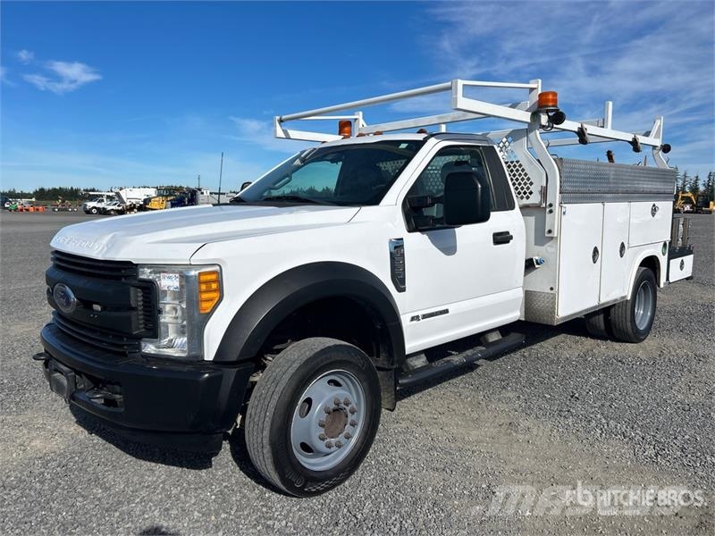Ford F-550 XL 4x2 Utility Truck 皮卡车